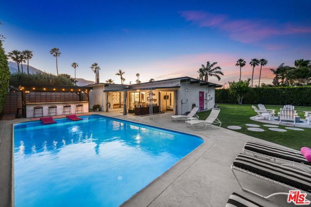 668 N Farrell Drive, Palm Springs, CA 92262