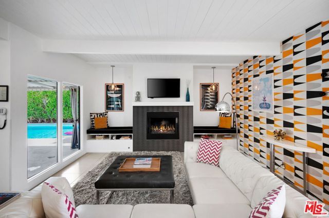 668 N Farrell Drive, Palm Springs, CA 92262