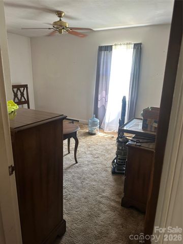 2760 19th Avenue NE, Hickory, NC 28601