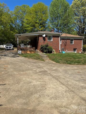 2760 19th Avenue NE, Hickory, NC 28601
