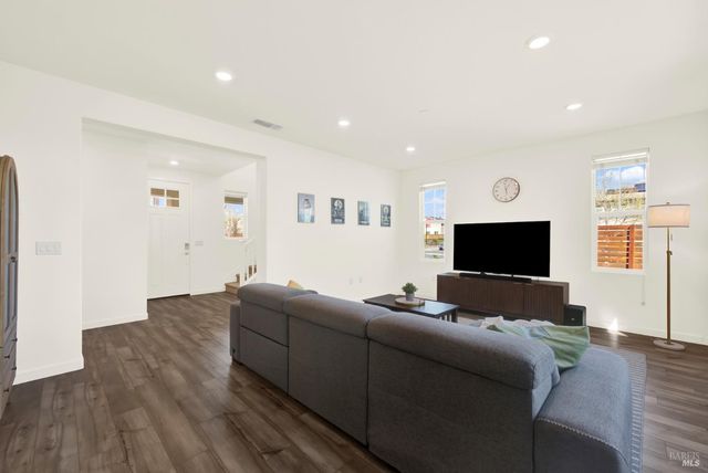 2432 Artisan Way, Fairfield, CA 94533