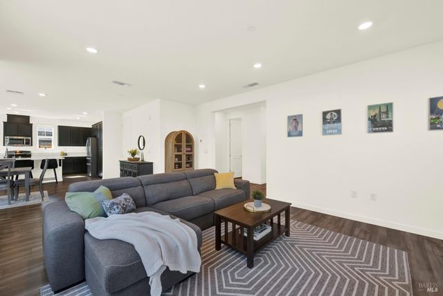 2432 Artisan Way, Fairfield, CA 94533