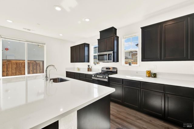 2432 Artisan Way, Fairfield, CA 94533