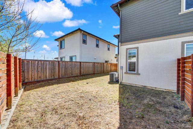 2432 Artisan Way, Fairfield, CA 94533