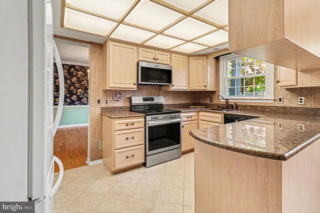 1411 MALCOLM DR, Dresher, PA 19025