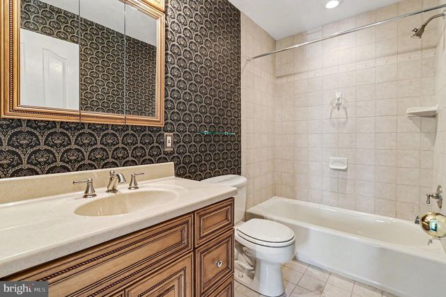 1411 MALCOLM DR, Dresher, PA 19025