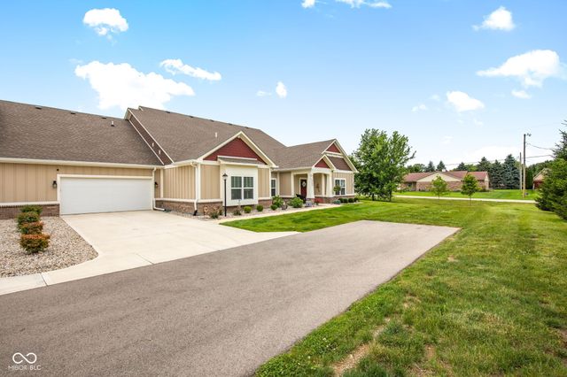 4400 W Preserve Pass, New Palestine, IN 46163