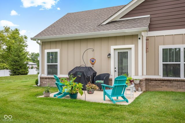 4400 W Preserve Pass, New Palestine, IN 46163
