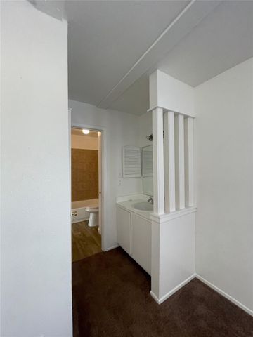 6200 W Tidwell Road 2102, Houston, TX 77092