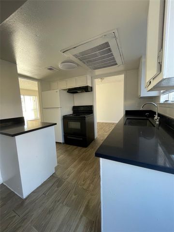 6200 W Tidwell Road 2102, Houston, TX 77092