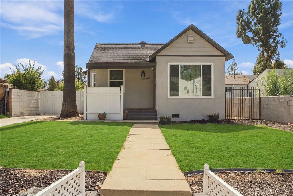 70 W Claremont St, Pasadena, CA 91103 — photo 2