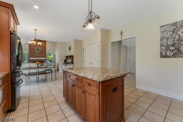 2 General Morgan Ln, Lebanon Twp., NJ 08826