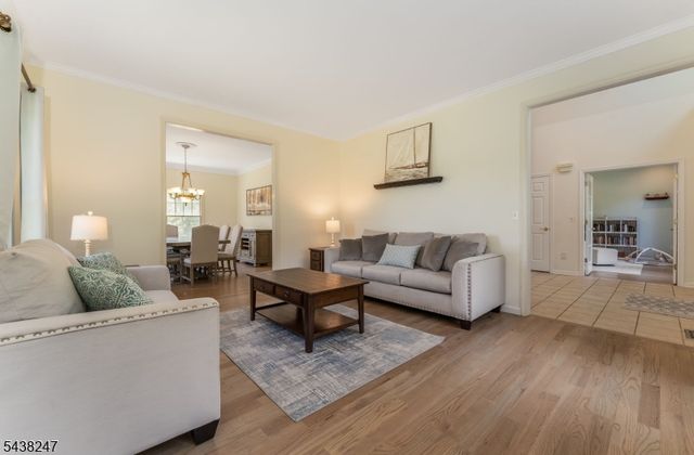 2 General Morgan Ln, Lebanon Twp., NJ 08826