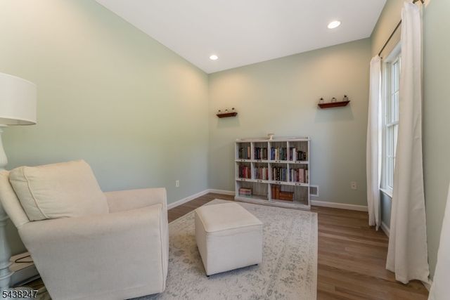 2 General Morgan Ln, Lebanon Twp., NJ 08826