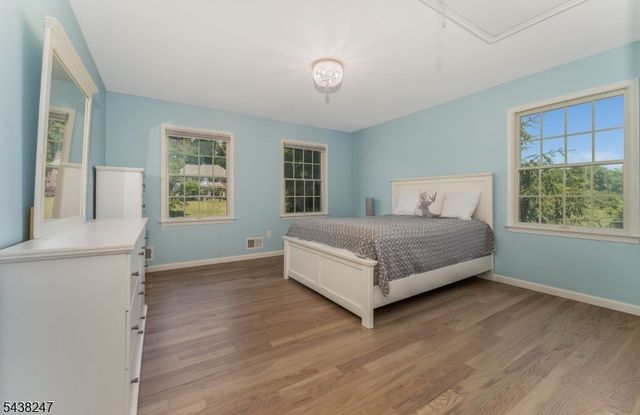 2 General Morgan Ln, Lebanon Twp., NJ 08826