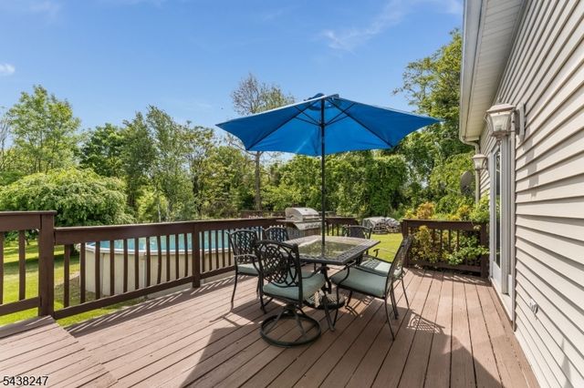 2 General Morgan Ln, Lebanon Twp., NJ 08826