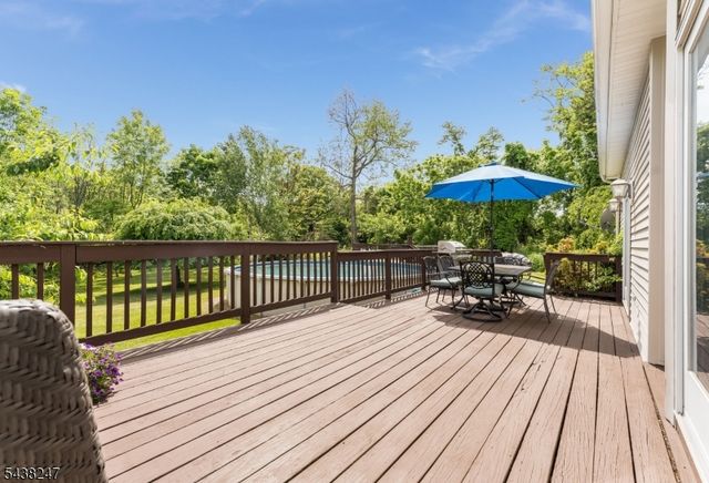 2 General Morgan Ln, Lebanon Twp., NJ 08826