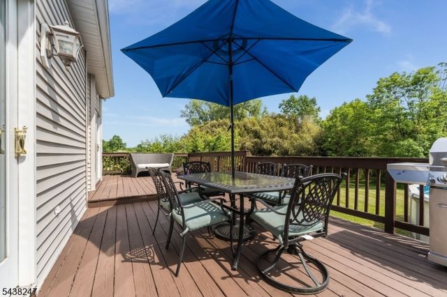 2 General Morgan Ln, Lebanon Twp., NJ 08826