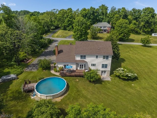 2 General Morgan Ln, Lebanon Twp., NJ 08826