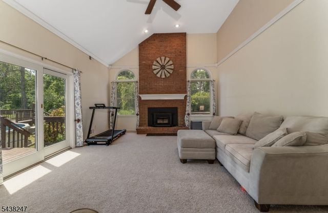 2 General Morgan Ln, Lebanon Twp., NJ 08826