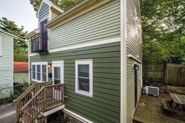 63 Mozart St R, Boston, MA 02130