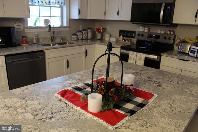 37 W CREEK RUN LOOP, Fort Ashby, WV 26719