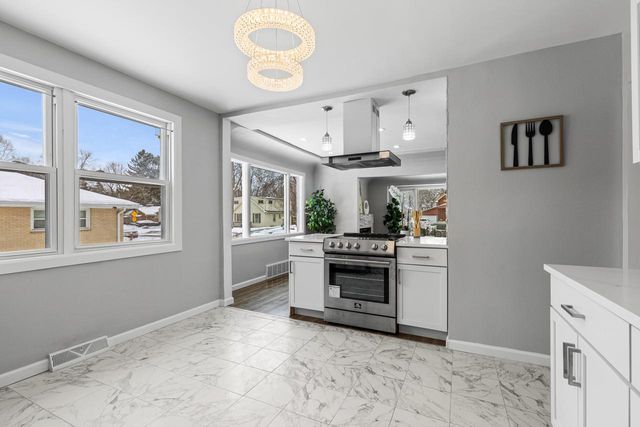 4732 N 56th STREET, Milwaukee, WI 53218