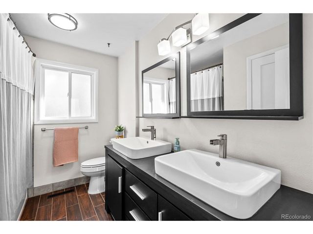 841 E Oakwood Ave, Centennial, CO 80121