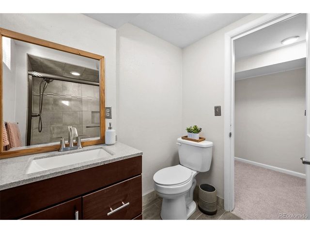 841 E Oakwood Ave, Centennial, CO 80121