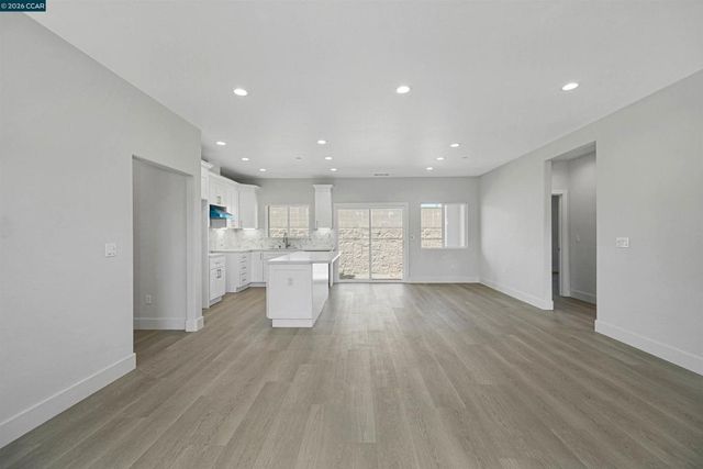 2102 Paige Ct, Pittsburg, CA 94565