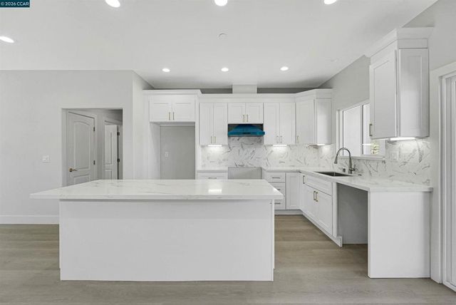 2102 Paige Ct, Pittsburg, CA 94565