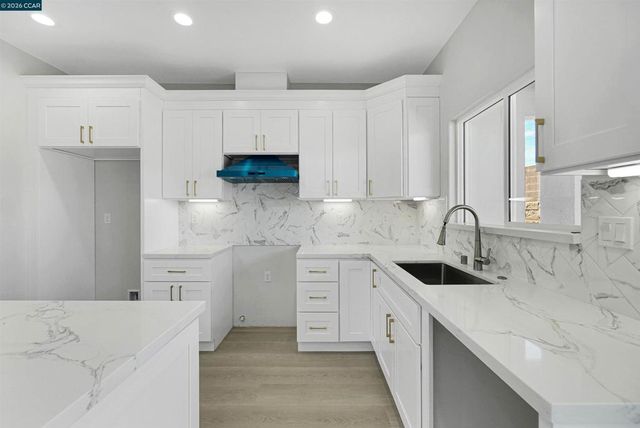 2102 Paige Ct, Pittsburg, CA 94565
