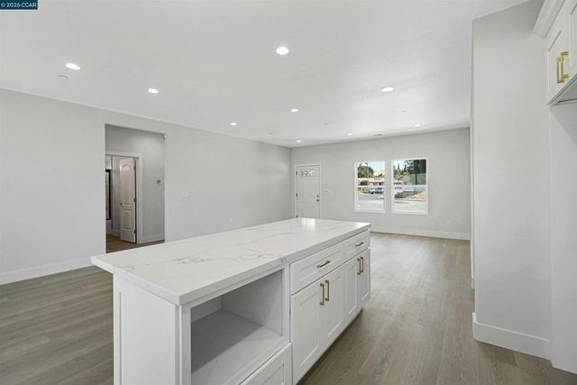 2102 Paige Ct, Pittsburg, CA 94565