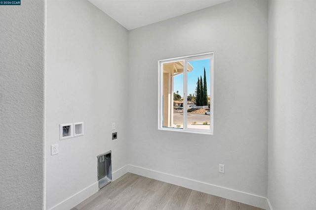 2102 Paige Ct, Pittsburg, CA 94565