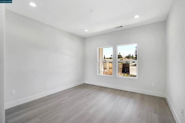 2102 Paige Ct, Pittsburg, CA 94565