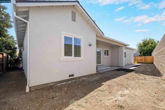 2102 Paige Ct, Pittsburg, CA 94565