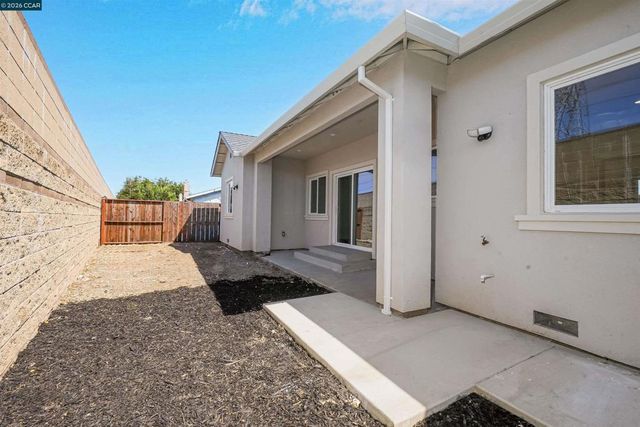 2102 Paige Ct, Pittsburg, CA 94565