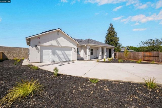 2102 Paige Ct, Pittsburg, CA 94565