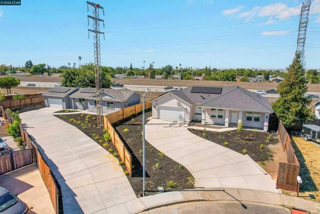 2102 Paige Ct, Pittsburg, CA 94565