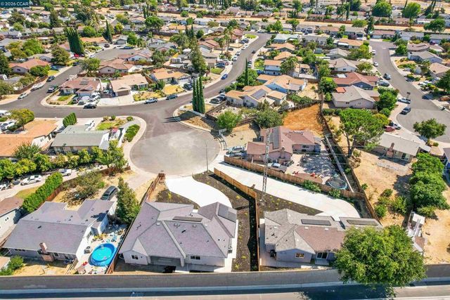2102 Paige Ct, Pittsburg, CA 94565