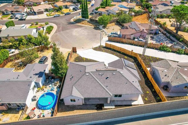 2102 Paige Ct, Pittsburg, CA 94565