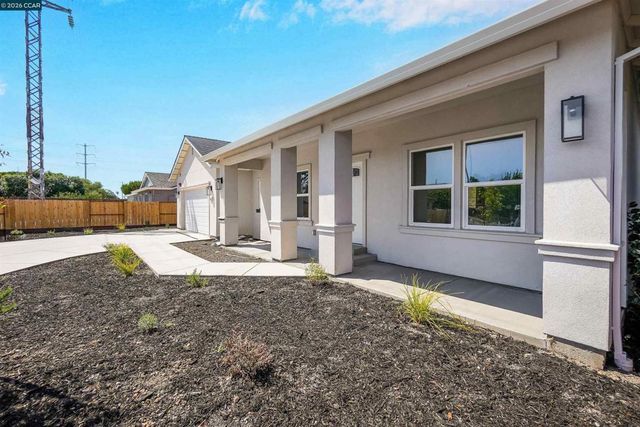 2102 Paige Ct, Pittsburg, CA 94565