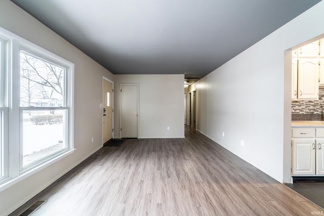 7530 Knightswood Drive, Fort Wayne, IN 46819