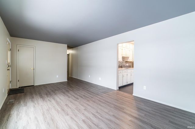 7530 Knightswood Drive, Fort Wayne, IN 46819