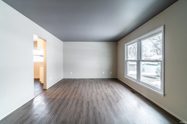 7530 Knightswood Drive, Fort Wayne, IN 46819