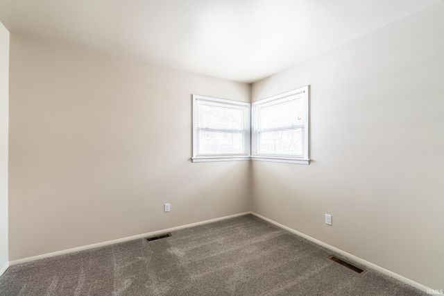 7530 Knightswood Drive, Fort Wayne, IN 46819