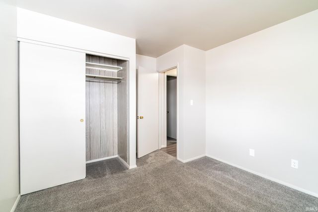 7530 Knightswood Drive, Fort Wayne, IN 46819