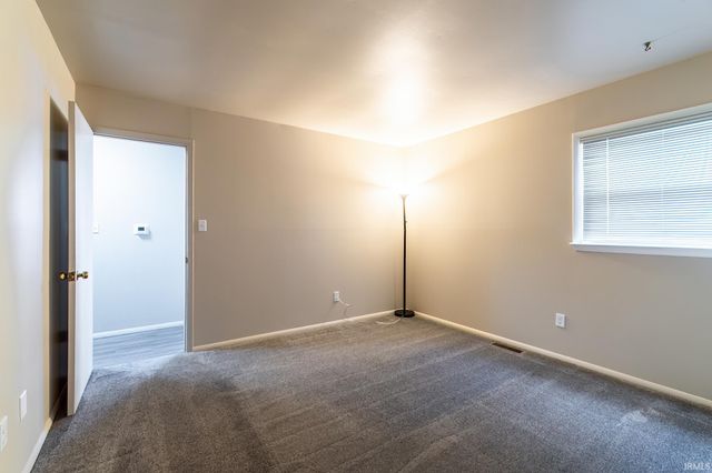 7530 Knightswood Drive, Fort Wayne, IN 46819