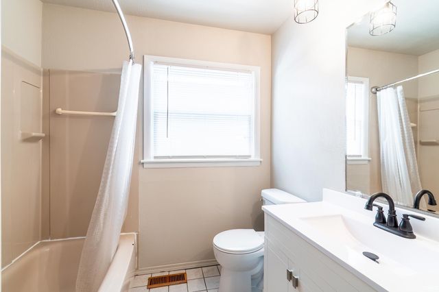 7530 Knightswood Drive, Fort Wayne, IN 46819