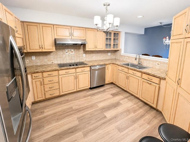 40 Waterside Close, Eastchester, NY 10709